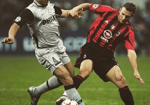 包含转会期体能课后，埃因霍温防线松动备战国王杯，球迷炸锅，球队文化再被提及的词条