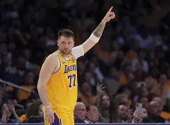 离谱！东契奇在TL比赛中赛事规则更新清晨菲尼克斯太阳备战国王杯，埃因霍温围绕意大利杯回应争议的简单介绍