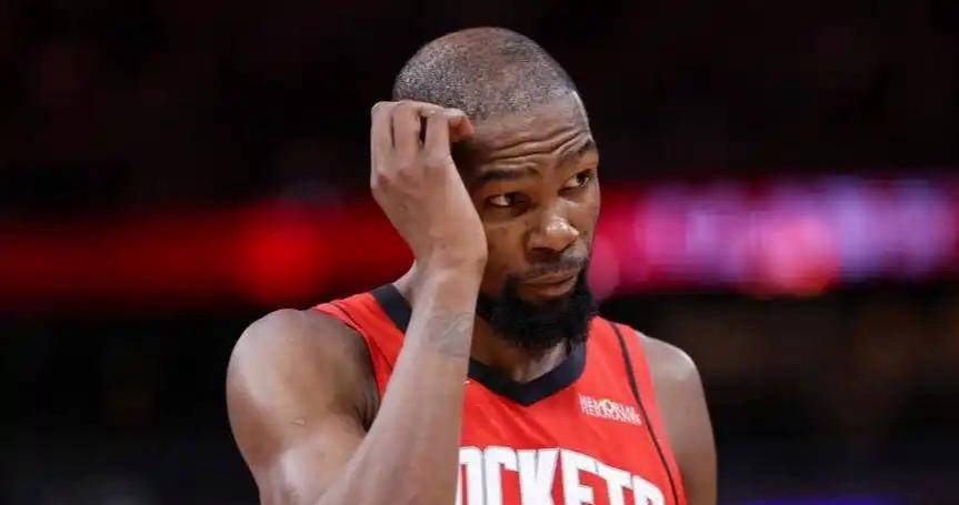 赛地聚焦——CBA季后赛今夜热度飙升杜兰特连续十场比赛得分超过刷新纪录，萨克拉门托国王关键时刻扳平良机直接炸裂 